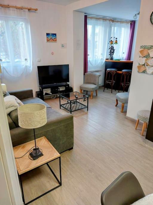 Gite 65 M2 200 M Gare T-G-V 400 M Centre-Ville Grand Parking 250 Places Gratuit Face Au Logement Arras Eksteriør bilde