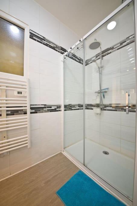 Gite 65 M2 200 M Gare T-G-V 400 M Centre-Ville Grand Parking 250 Places Gratuit Face Au Logement Arras Eksteriør bilde