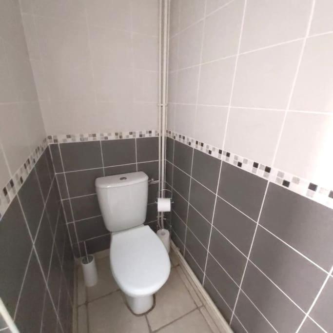 Gite 65 M2 200 M Gare T-G-V 400 M Centre-Ville Grand Parking 250 Places Gratuit Face Au Logement Arras Eksteriør bilde